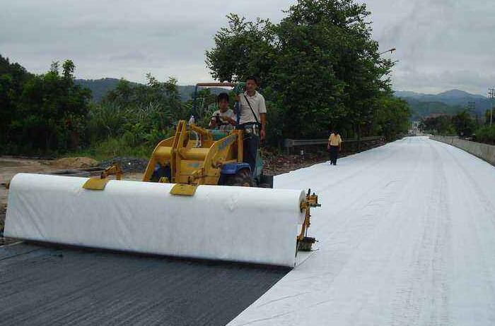 用在道路建設(shè)上的非織造布土工布
